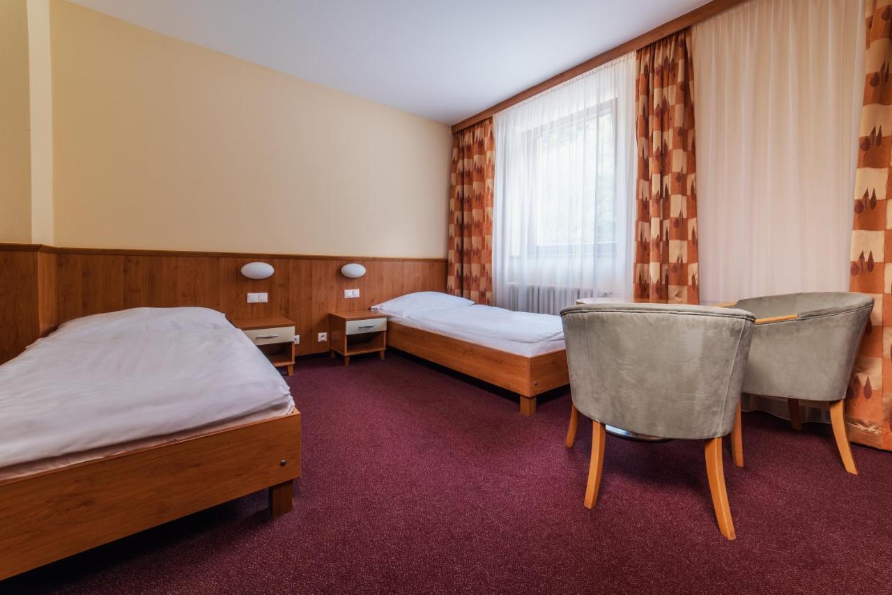 Dependence Hotela Stupka - Golf タレ エクステリア 写真